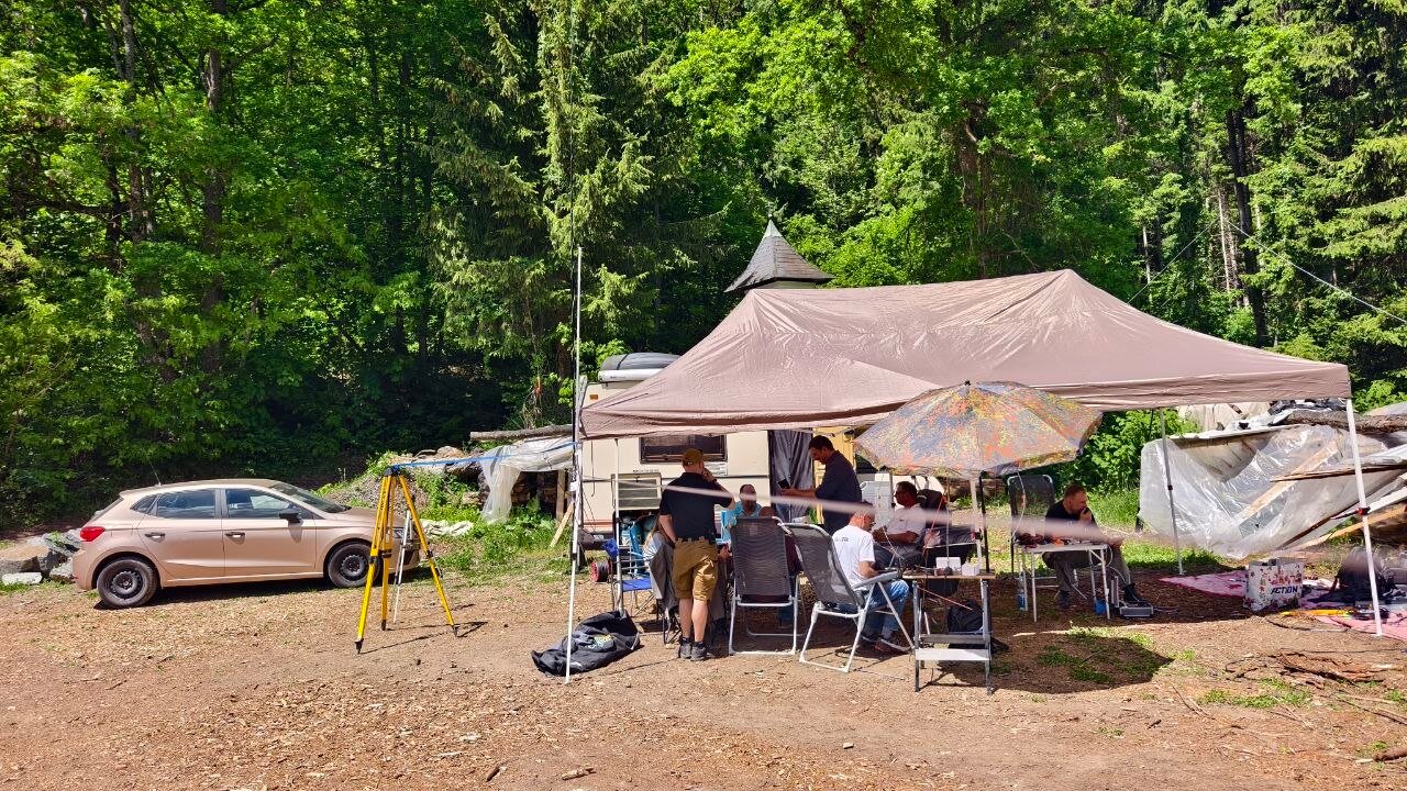 Field Day Location – Übersicht mit Sonnenzelt und Equipment