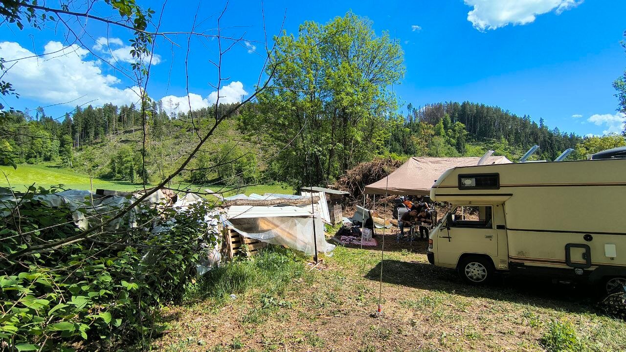 Field Day Location – Wohnmobil und Antennenaufbau