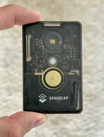 Seeed SenseCAP Card Tracker T1000-E, R&uuml;ckseite mit sichtbarer Platine