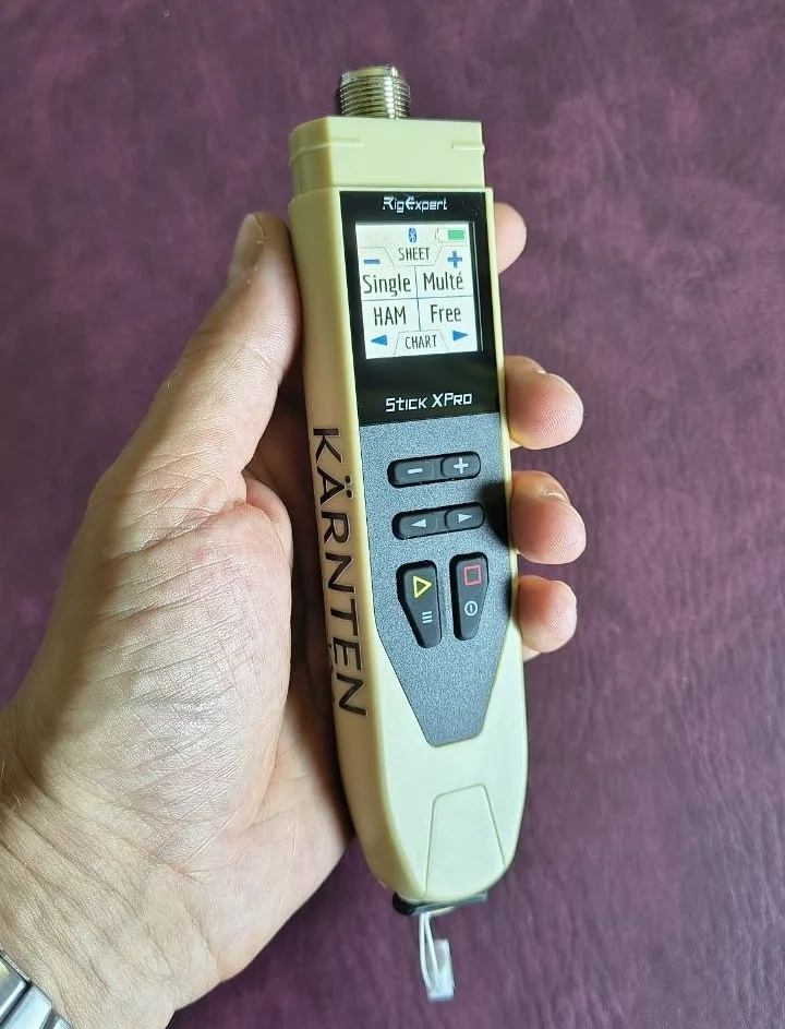 RigExpert Stick X Pro – schlankes Gehäuse mit N-Buchse und USB-C