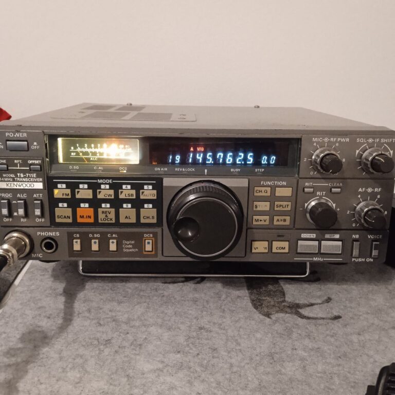 Kenwood TS-711E 2m-Transceiver – Klassiker auf 145 MHz