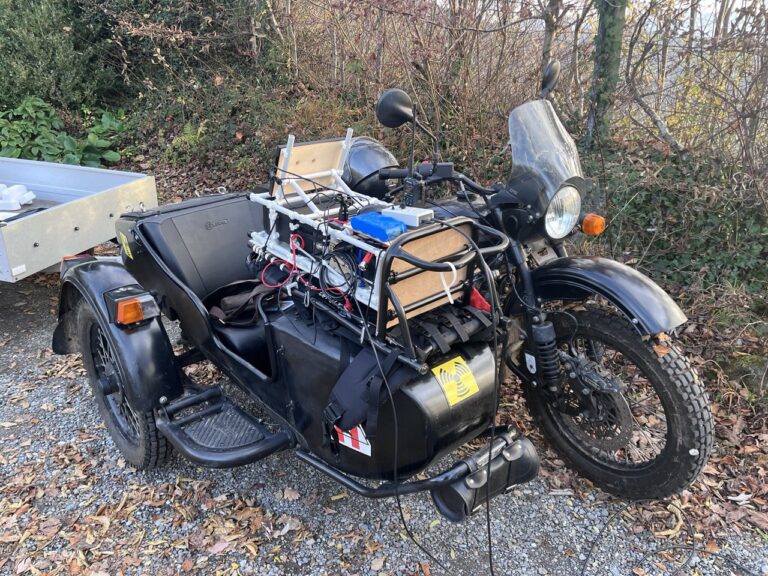 Funk-Motorrad mit Seitenwagen – mobile Station