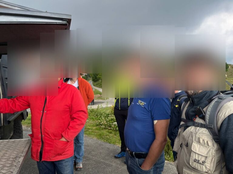 Vereinsausflug – Gruppe bei der Berghuette