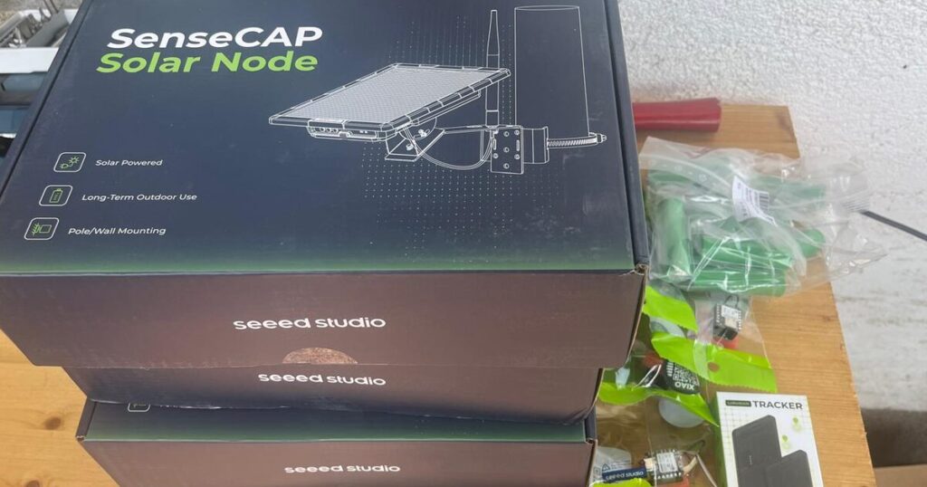 Gesponserte Seeed SenseCAP Solar Nodes von Strali Solutions für den MeshCore-Ausbau von KÄRNTEN FUNKT